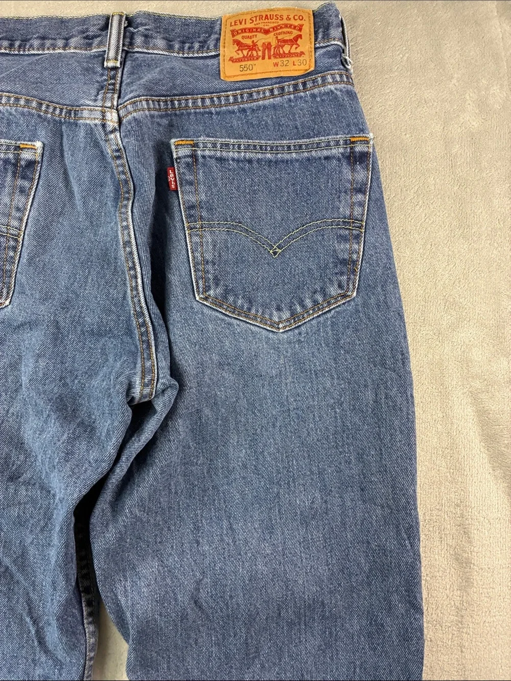 Levi’s 550 Relaxed Fit Men’s Jeans 32x30 Medium Wash Straight Leg